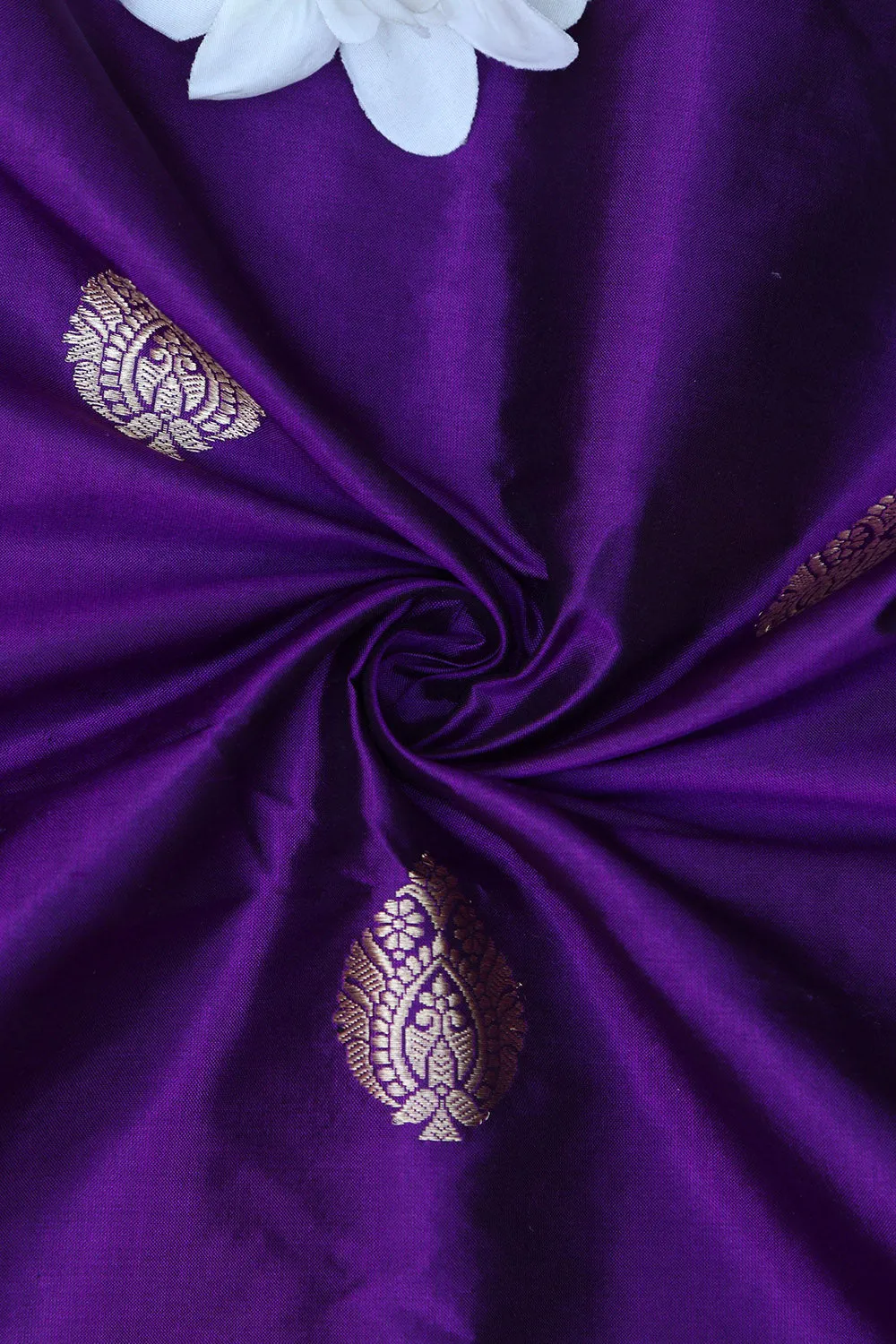 Exquisite Purple Banarasi Handloom Pure Katan Silk Fabric ( 1 Mtr  )