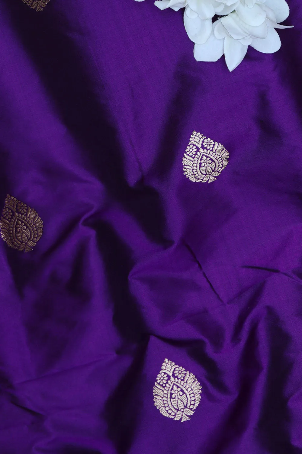 Exquisite Purple Banarasi Handloom Pure Katan Silk Fabric ( 1 Mtr  )