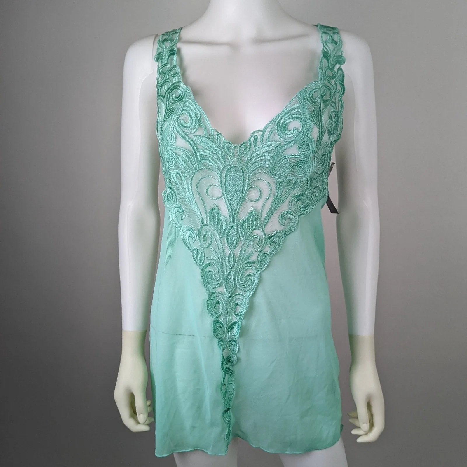 NWT Embroidered Babydoll Nightie L