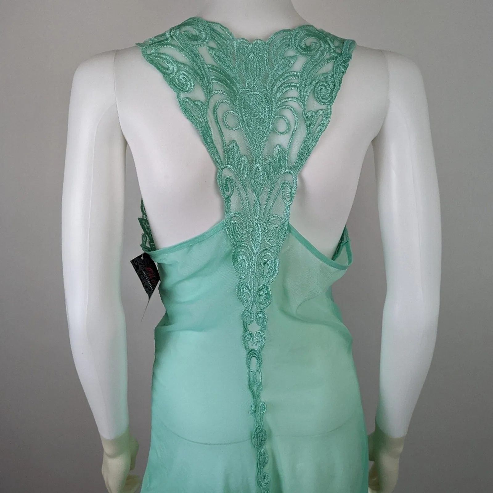 NWT Embroidered Babydoll Nightie L