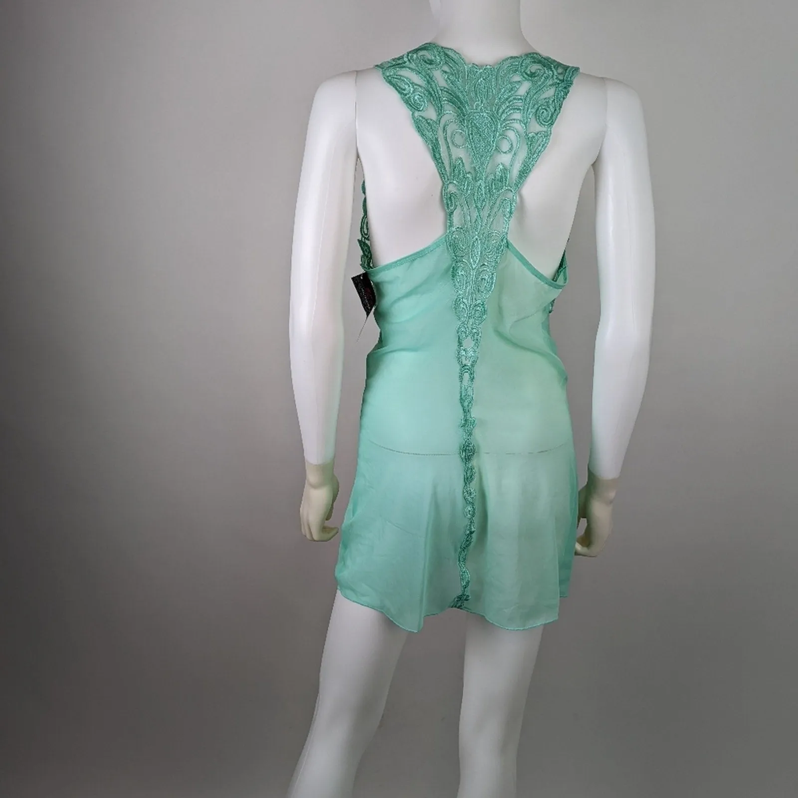 NWT Embroidered Babydoll Nightie L